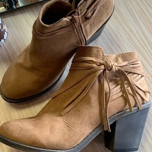 In very good condition, only wore a few times.